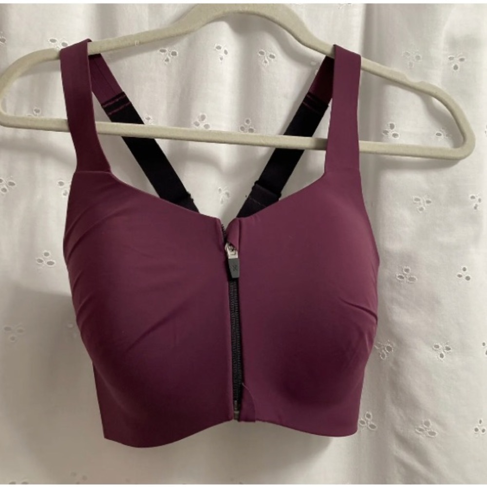 Knix  Catalyst Front Zip Sports Bra Size 6+ in Berry (Purple)